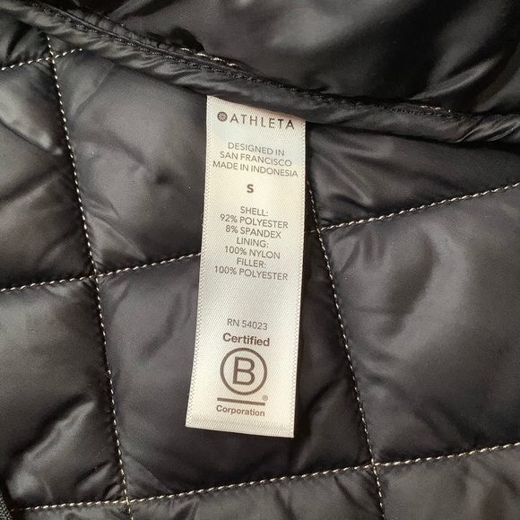 Athleta Whisper Featherless Vest Velvet Metallic Coffeehouse Sage Green - Picture 6 of 8